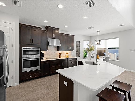 3rd image of 8016 Marbella Creek Ave