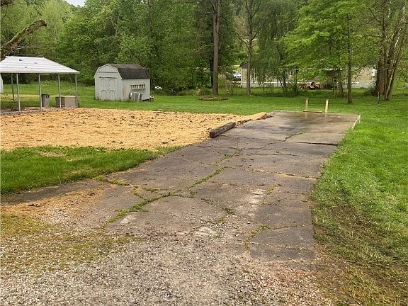 3rd image of 102 McCoy Ln