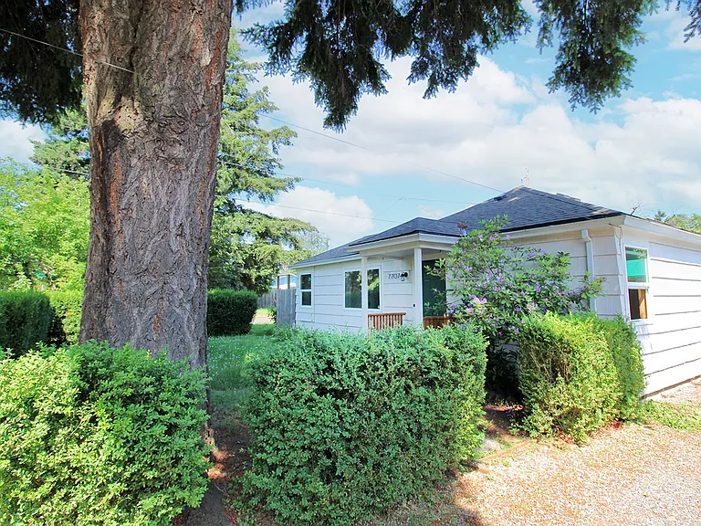 7707 SE Otty St — Photo 2