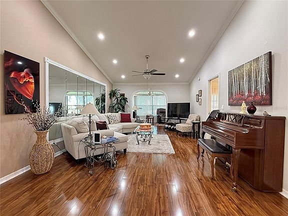 4th image of 1742 W Orangewood Pl