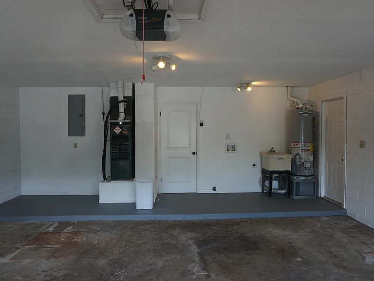 202 Tollgate Trl — Photo 32