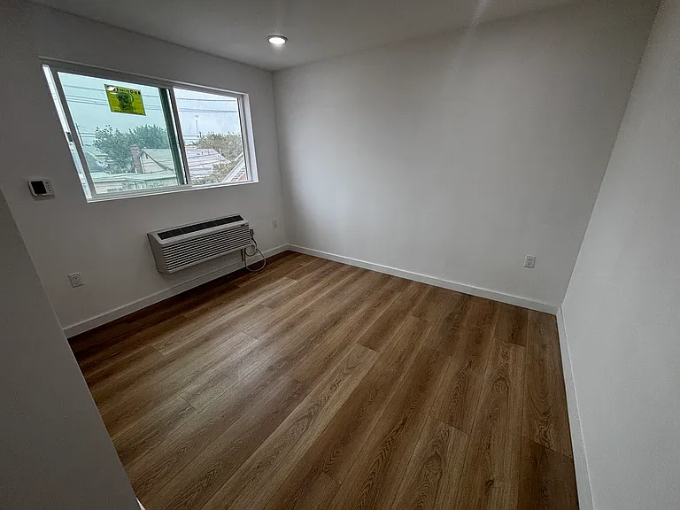 6012 10th Ave #101 — Photo 3