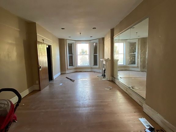 3rd image of 6536 S Eberhart Ave