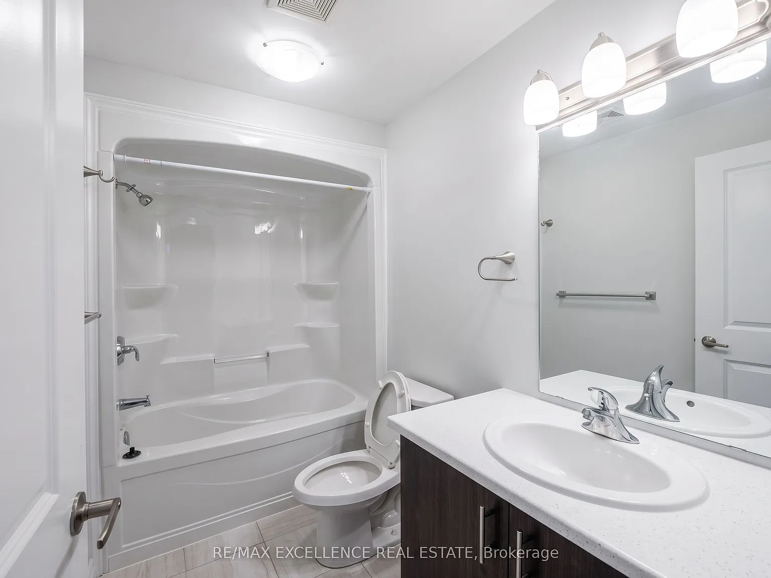 3 bed, $2,499 — Photo 4