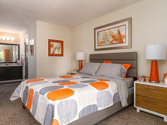 4th image of 100 Knight Way #901