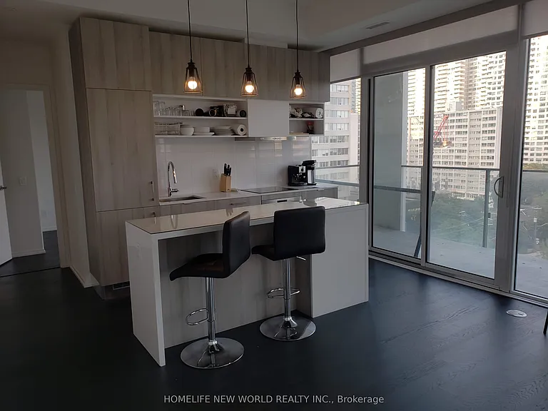 5 Soudan Ave #1104 — Photo 36