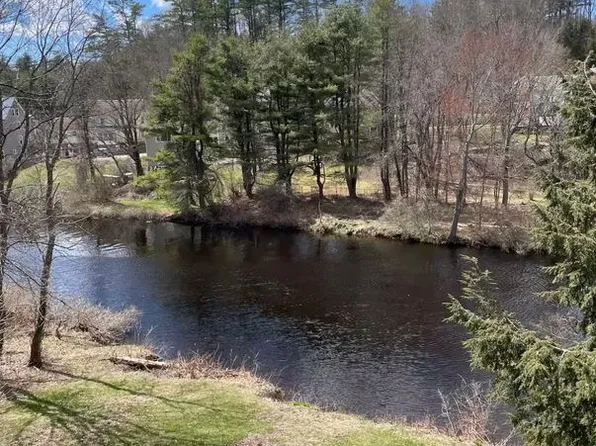 7 Granite St #7A, Peterborough, NH 03458