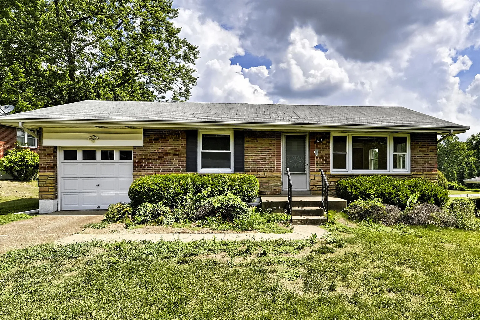 1215 Blodgett Dr photo 1