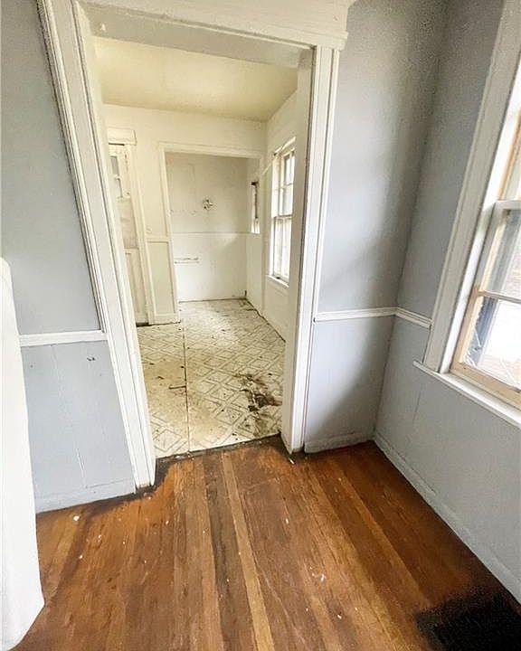 2nd image of 272 Remington St