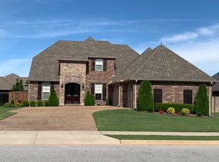 6210 S 26th St, Rogers, AR 72758
