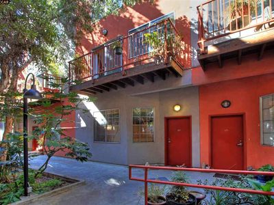 2828 Filbert St APT 8, Oakland, CA, 94608