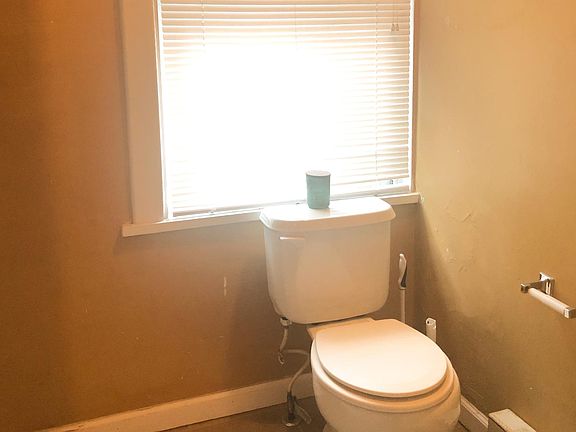 4th image of 1842 Market St APT 2