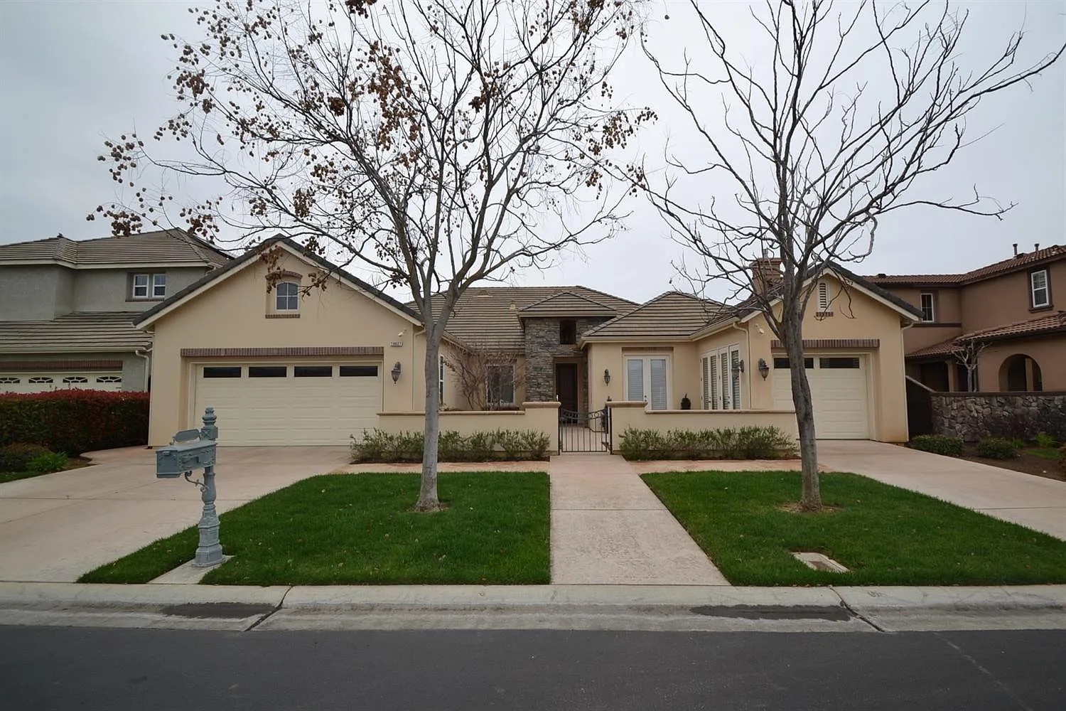 10627 E Landmark Way photo 1