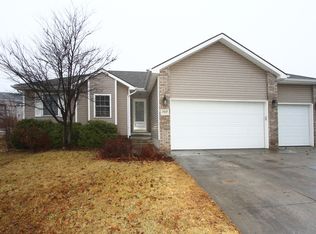 7117 N Grand Lake Dr, Lincoln, NE 68521