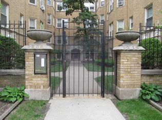 2208 E 70th St APT 2, Chicago, IL 60649