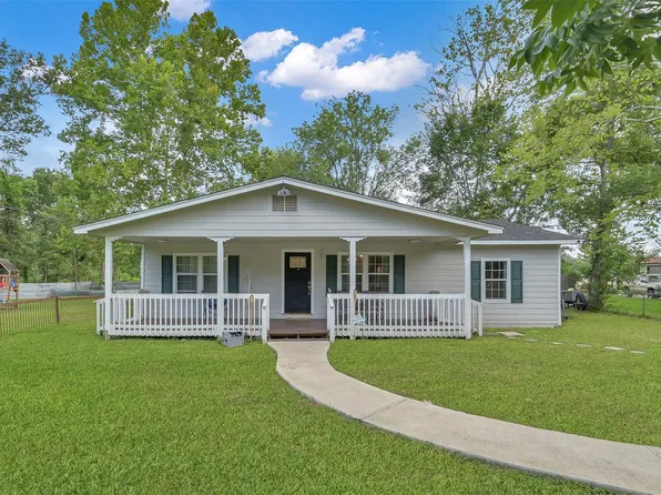 216 S Magnolia Dr, Conroe, TX 77301