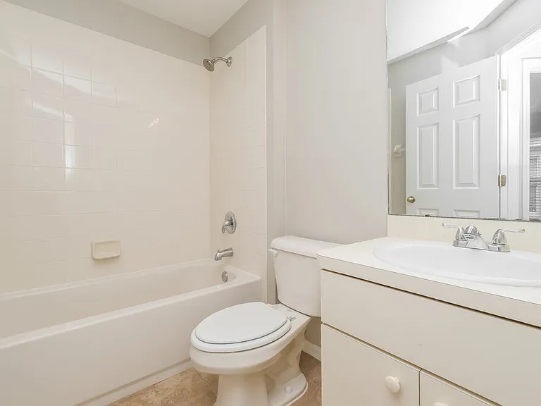 7546 Oxford Garden Cir — Photo 15