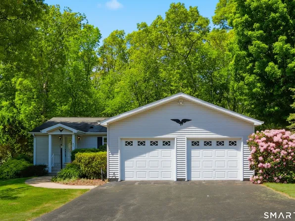 21 Hillcrest Drive, Montville, CT 06382
