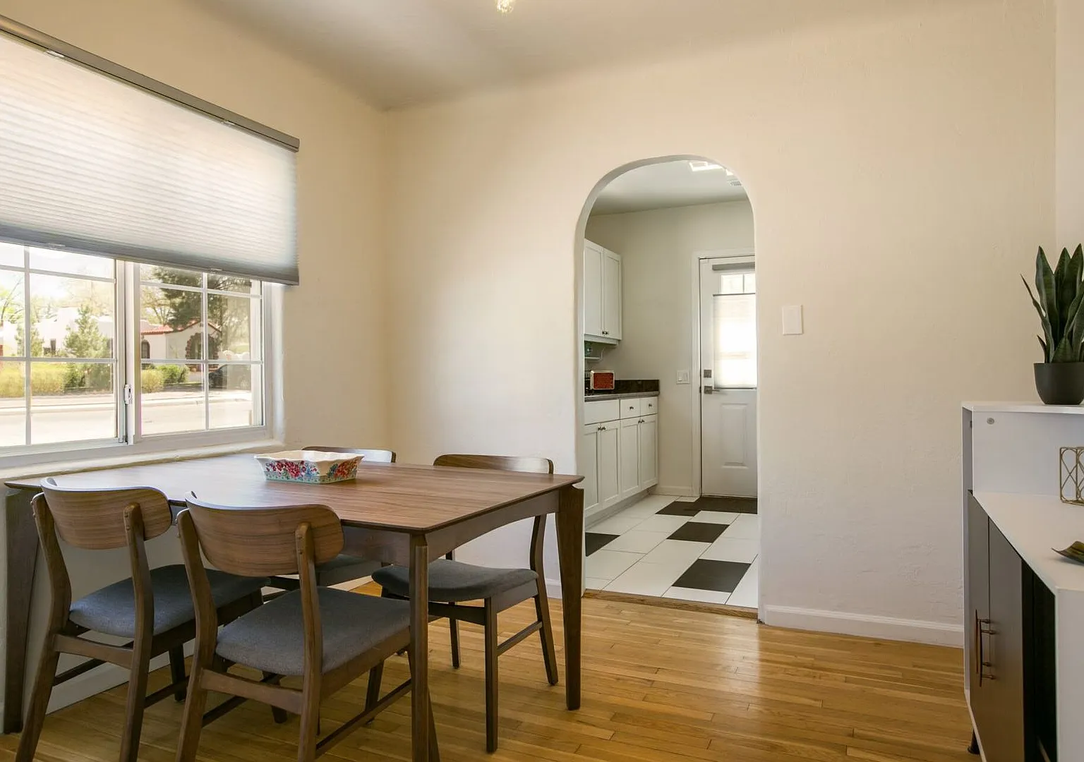 Newly renovated! 3 Bedroom in Nob Hill — Photo 4