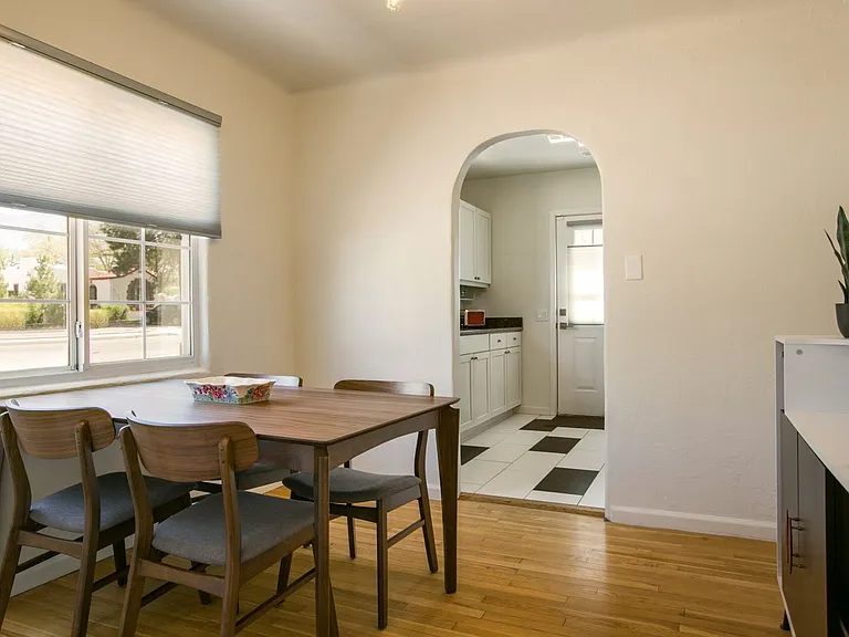 311 Richmond Dr SE — Photo 5