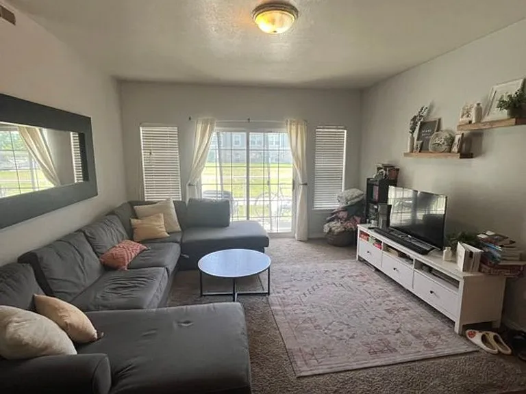 364 N Seven Peaks Blvd #128 — Photo 4