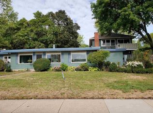 1308 Menominee Dr, Oshkosh, WI 54901