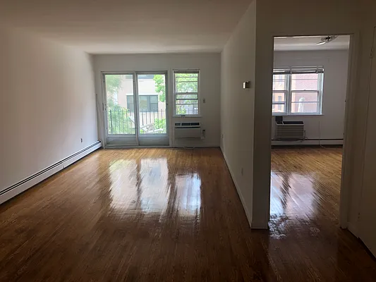 Rented by 18 REALTY | media 14