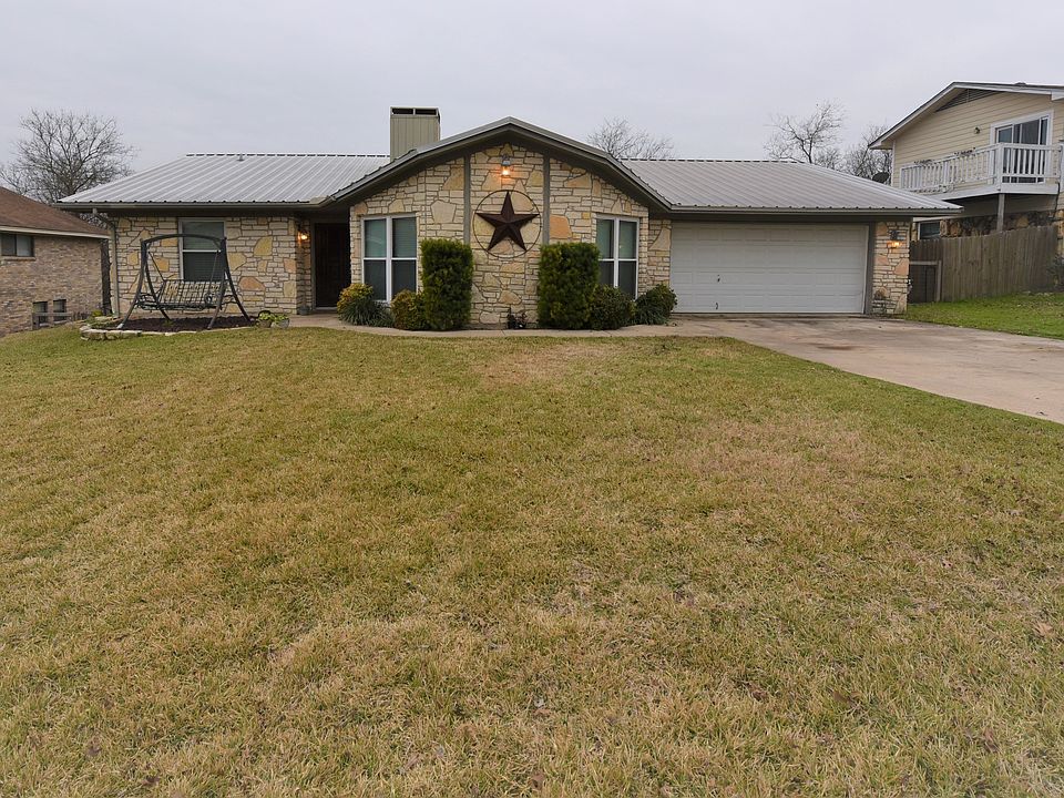 1st image of 7243 Woodlake Cir
