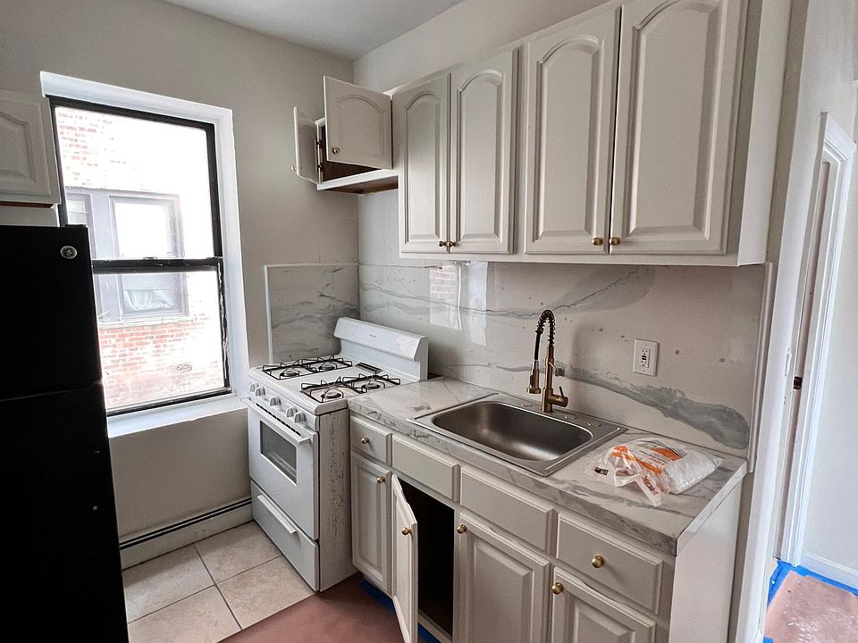 1st image of 208 Central Ave #5