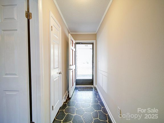 4th image of 4401 Coachwood Ln