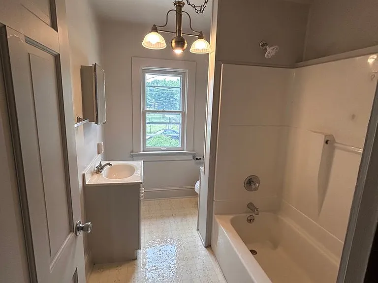 434 Rose Ln — Photo 8