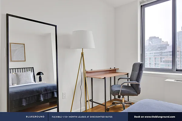 Rented by The Blueground | media 12