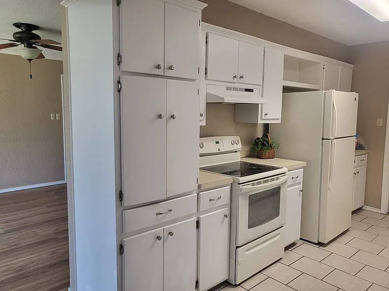 7307 NW Compass Dr — Photo 9