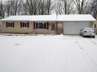 2490 Oakridge Dr, Flint, MI