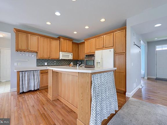 5th image of 118 Charlan Blvd