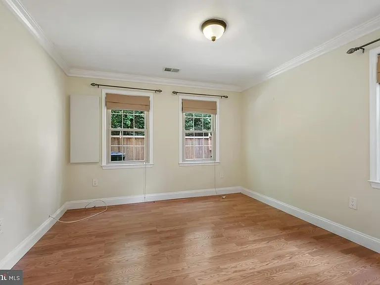 11426 Dorchester Ln — Photo 28