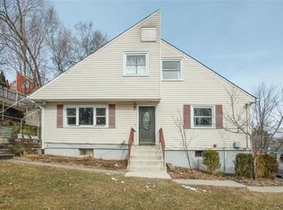 5 Wolfe Dr, Spring Valley, NY 10977