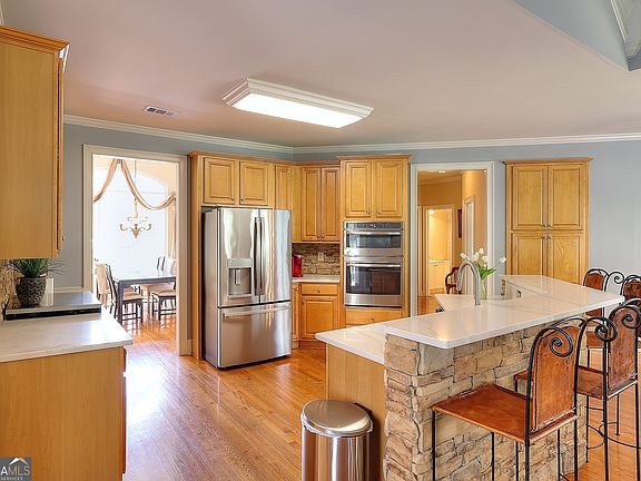 4th image of 3089 Brombley Dr SE