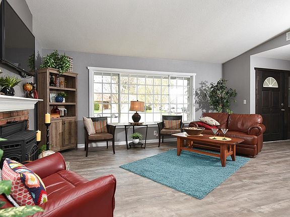 5th image of 580 Caprice Ct
