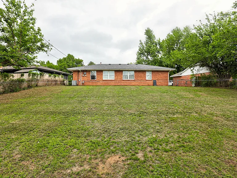 1208 Avondale Dr — Photo 18