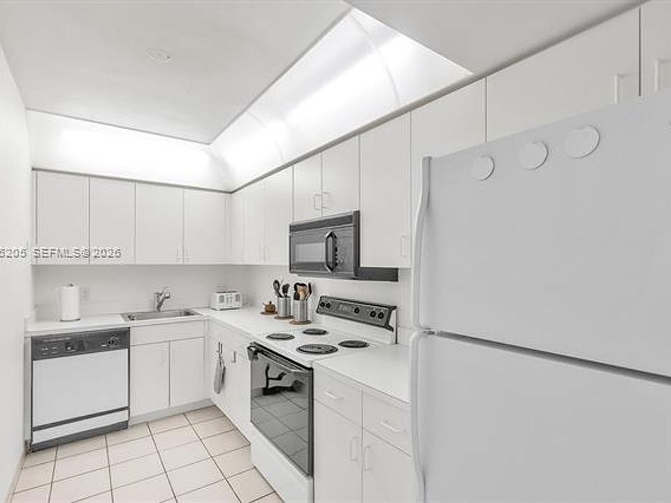 1st image of 800 Claughton Island Dr #Cu-1204