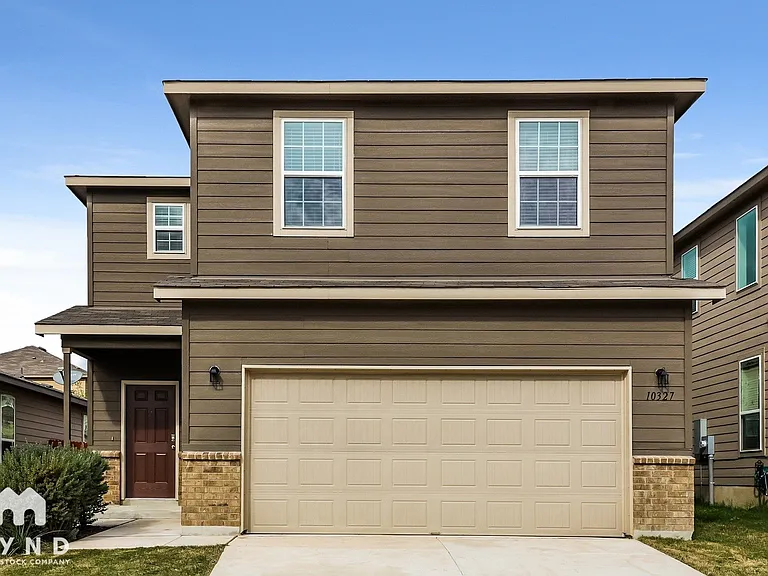 10327 Dunlap — Photo 1