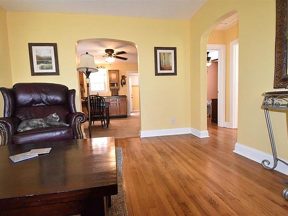 4th image of 1236 Schiller Ave