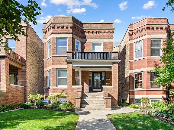 2nd image of 4442 N Maplewood Ave