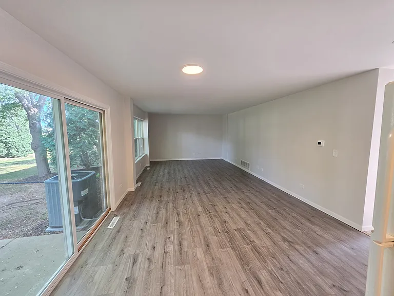 740 Village Cir — Photo 10