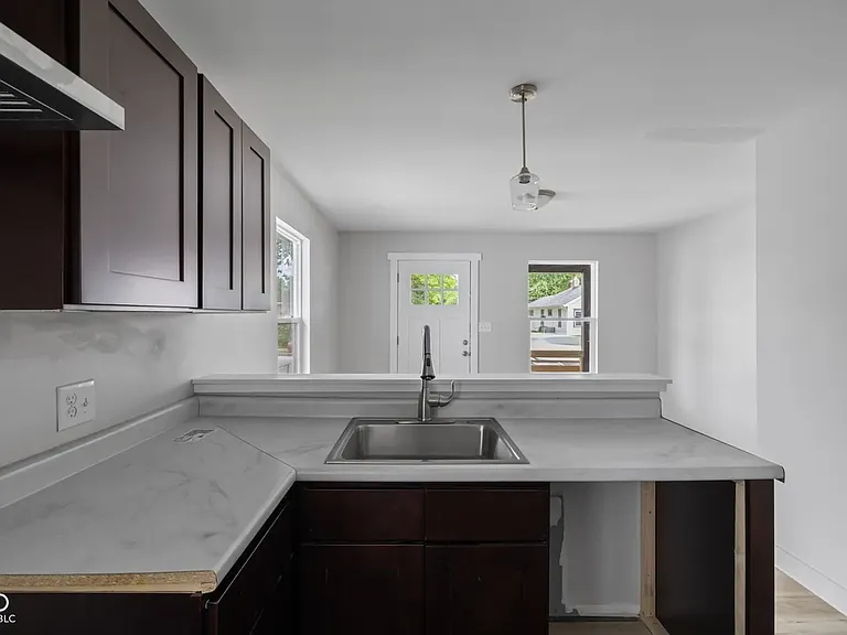 4074 Boulevard Pl #2 — Photo 6