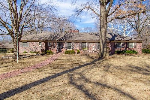 3rd image of 5719 Sheridan Dr