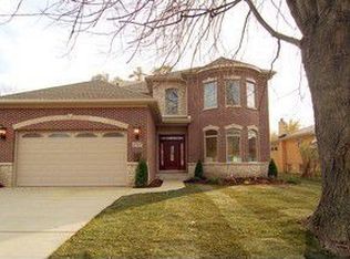 2707 Hawthorn Ln, Wilmette, IL 60091