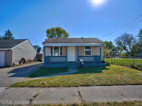 2064 E Parkwood Ave, Burton, MI 48529