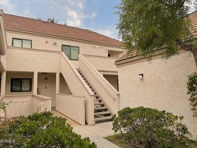 727 Island View Cir — Photo 2